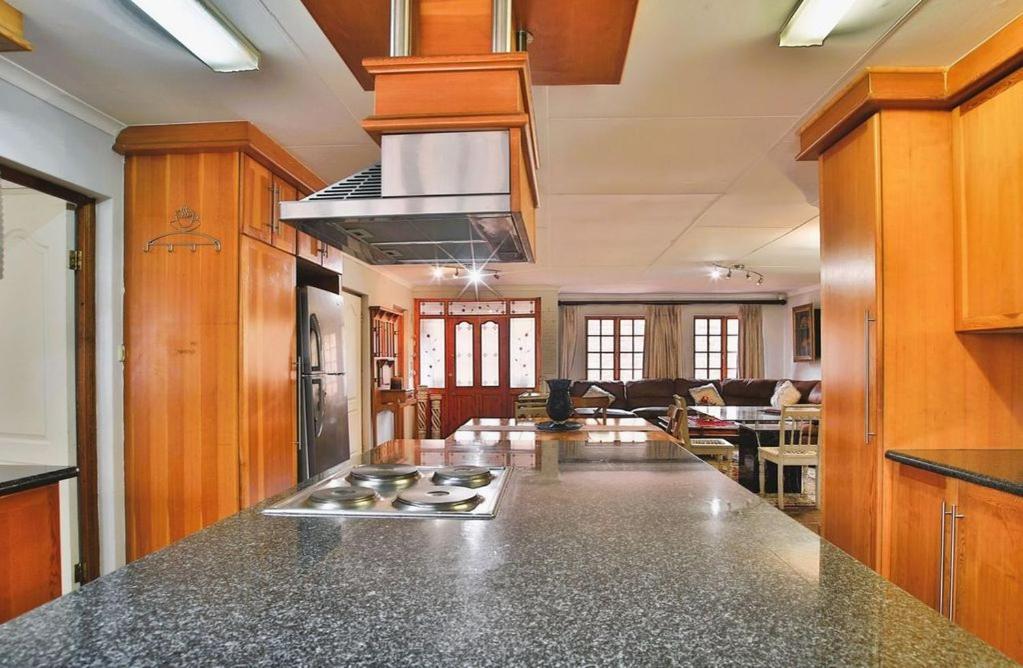 Mereke Manor Centurion Exterior photo