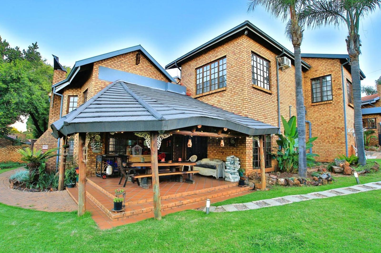 Mereke Manor Centurion Exterior photo